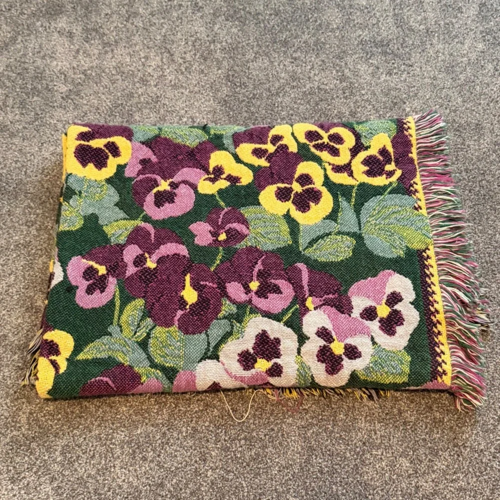 Vintage Style Pansy Floral Woven Tapestry Throw Blanket Green Purple 66x45